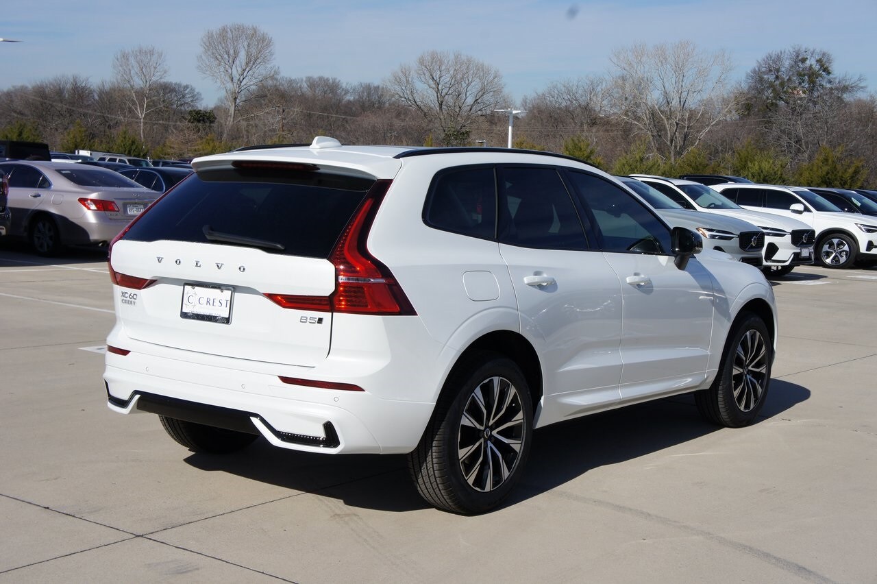 2025 Volvo XC60 B5 Core photo 4