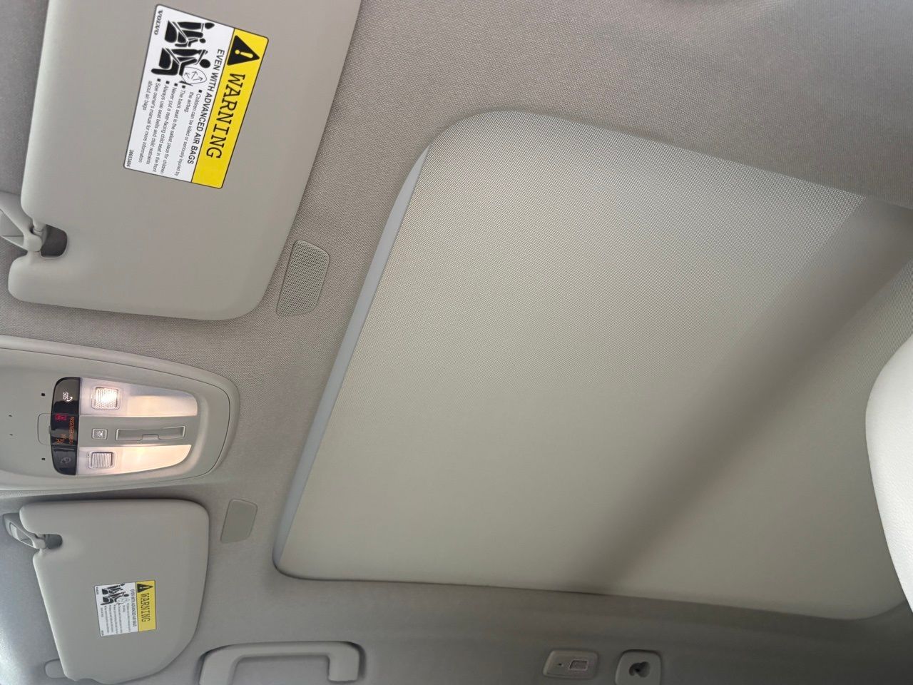 2026 Volvo XC40 Plus - Photo 19