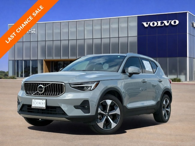 2025 Volvo XC40 B5 Plus Bright AWD's photo