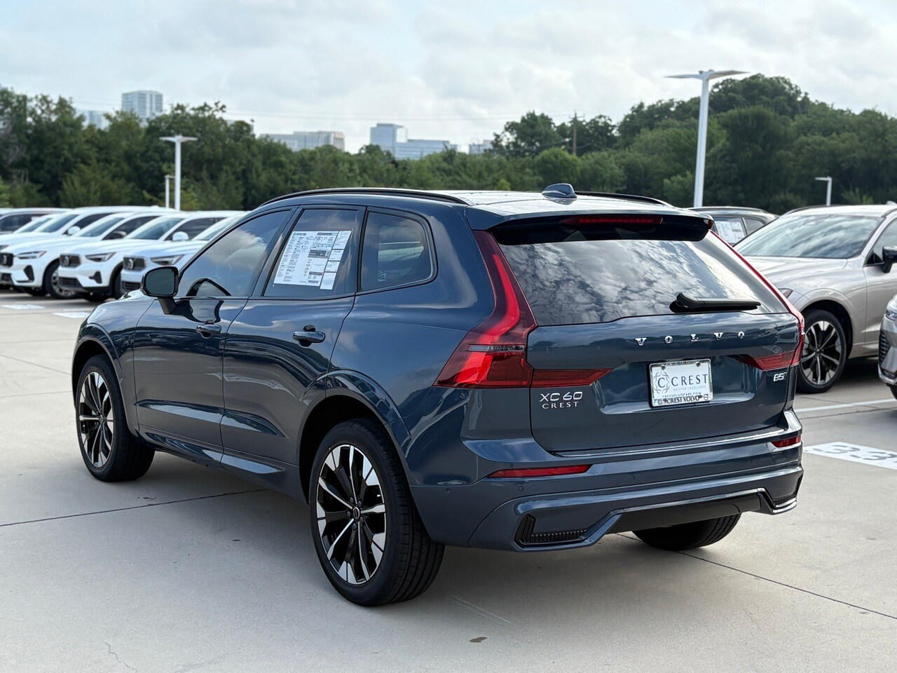 2026 Volvo XC60 B5 Plus photo 4