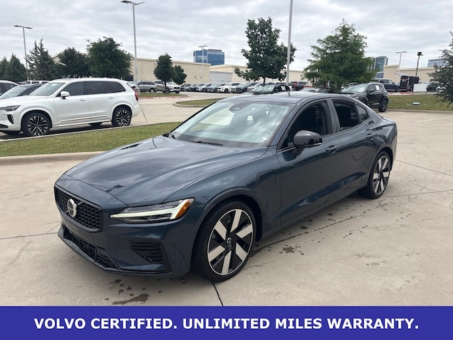 2024 Volvo S60 T8 Recharge Plus Dark Theme AWD's photo