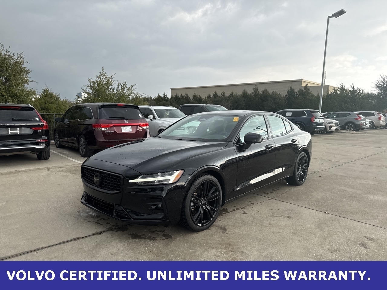 2024 Volvo S60 Plus's photo