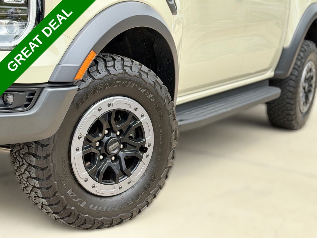 2025 Ford Ranger Raptor - Photo 9