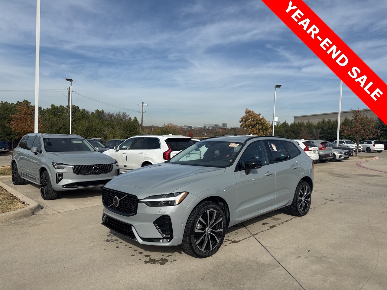 2025 Volvo XC60 Plus's photo