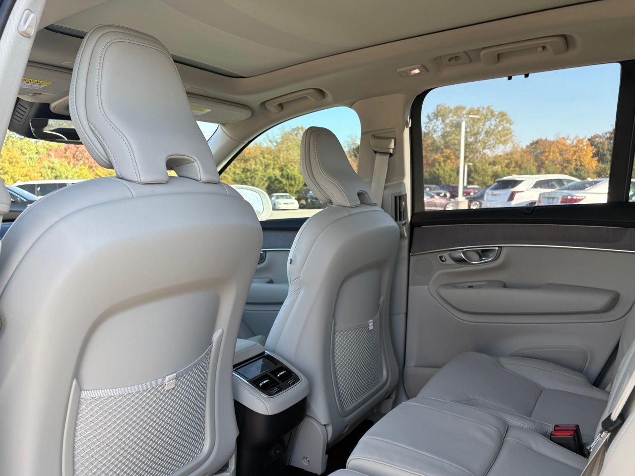 2026 Volvo XC90 Ultra - Photo 18