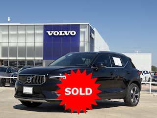 2025 Volvo XC40 B5 Plus Bright Theme SUV