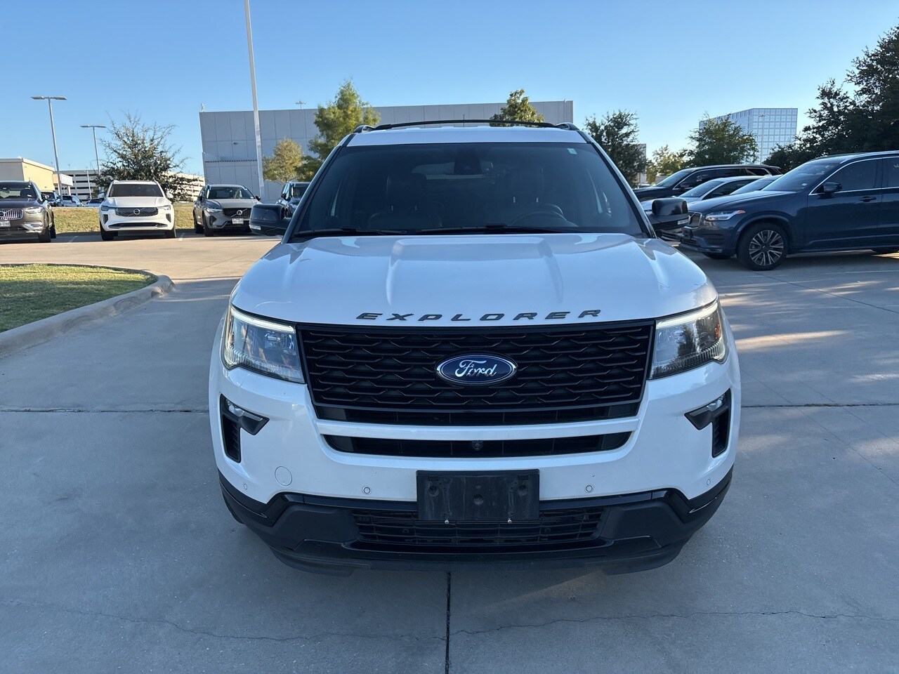 2018 Ford Explorer Sport photo 2