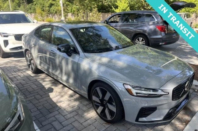 2025 Volvo S60 Plug-In Hybrid T8 Plus Sedan