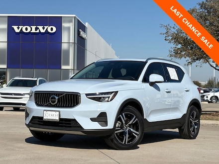 2025 Volvo XC40 B5 AWD SUV