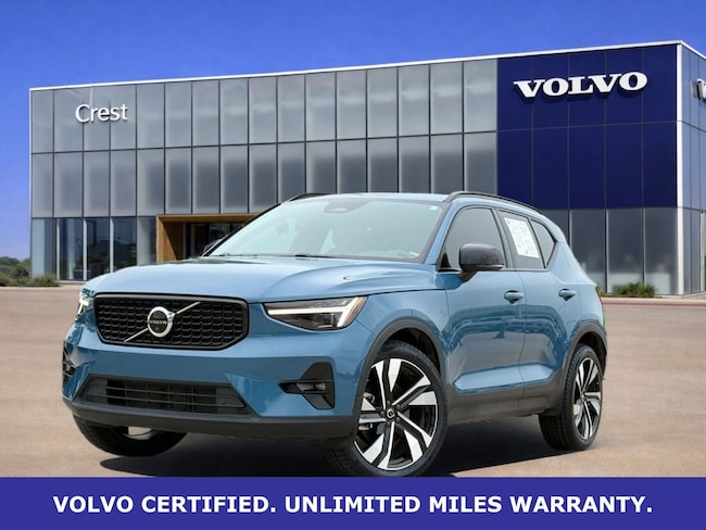 2023 Volvo XC40 B5 Ultimate Dark AWD's photo