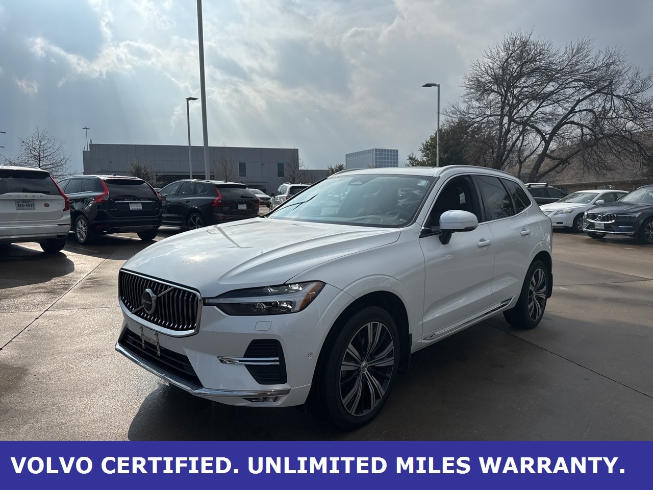 2023 Volvo XC60 Plus's photo