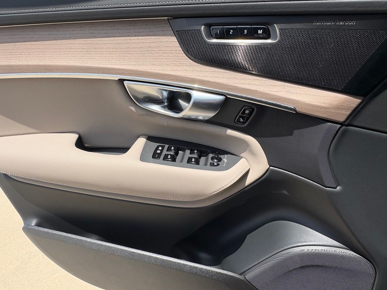 2026 Volvo XC90 Ultra - Photo 15