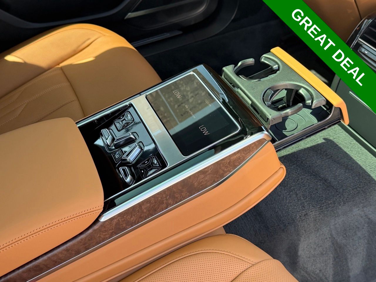 2025 Audi A8 Base - Photo 29