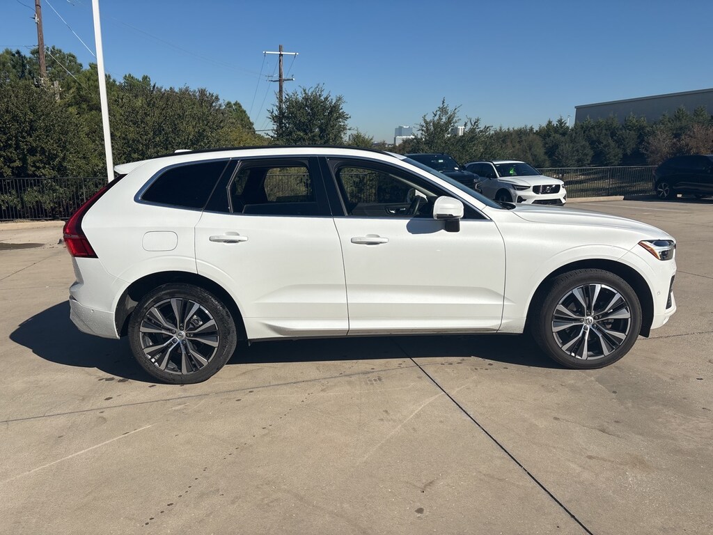 Used 2022 Volvo XC60 B5 Momentum SUV