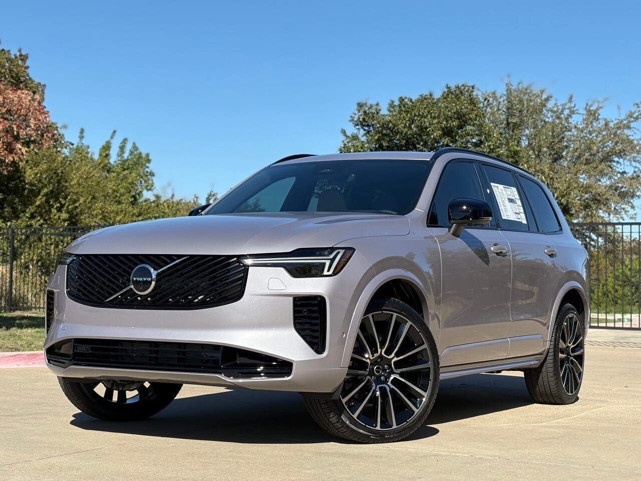 2026 Volvo XC90 photo 2