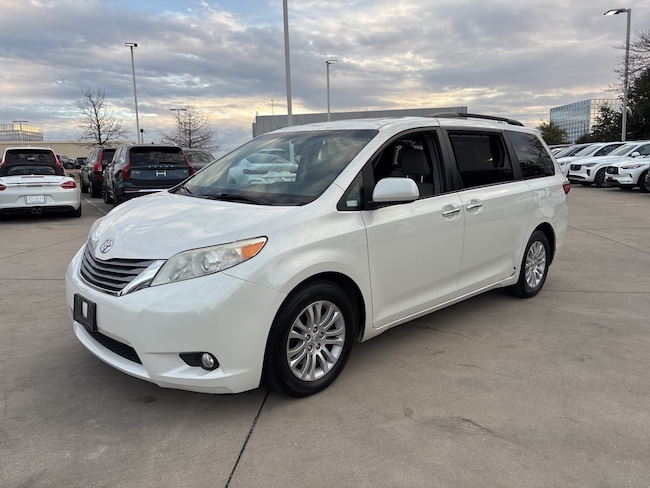 2017 Toyota Sienna XLE Minivan/Van