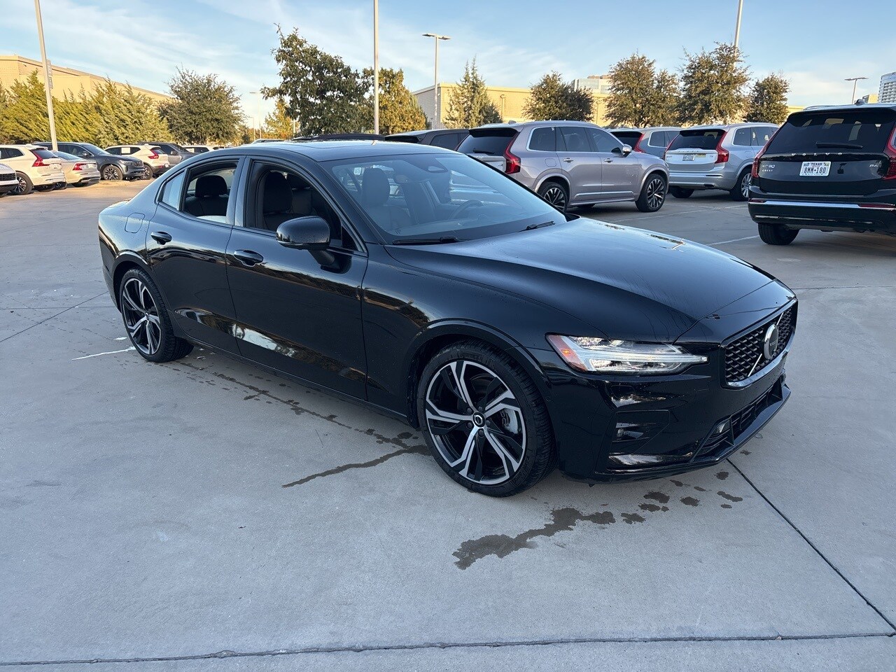 2024 Volvo S60 Ultimate photo 3