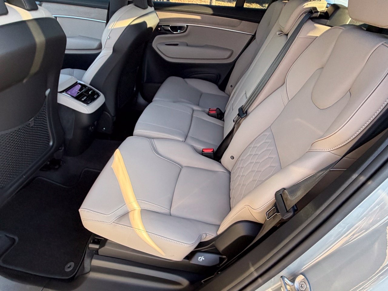 2026 Volvo XC90 Plus - Photo 21
