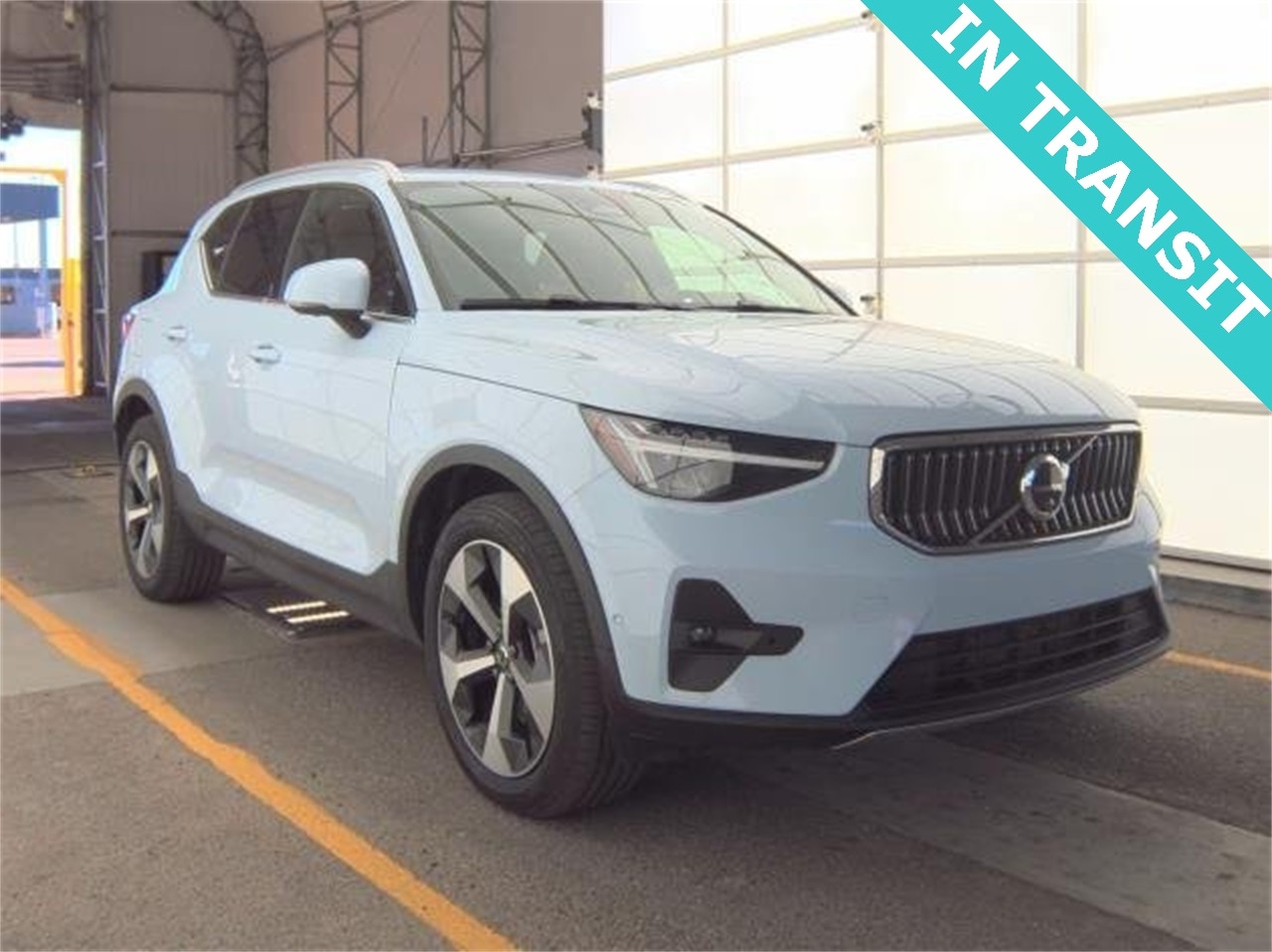 2025 Volvo XC40 Plus's photo