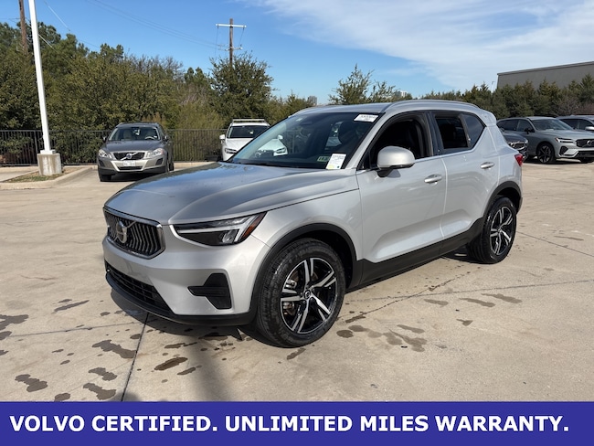 2025 Volvo XC40 B5 AWD SUV