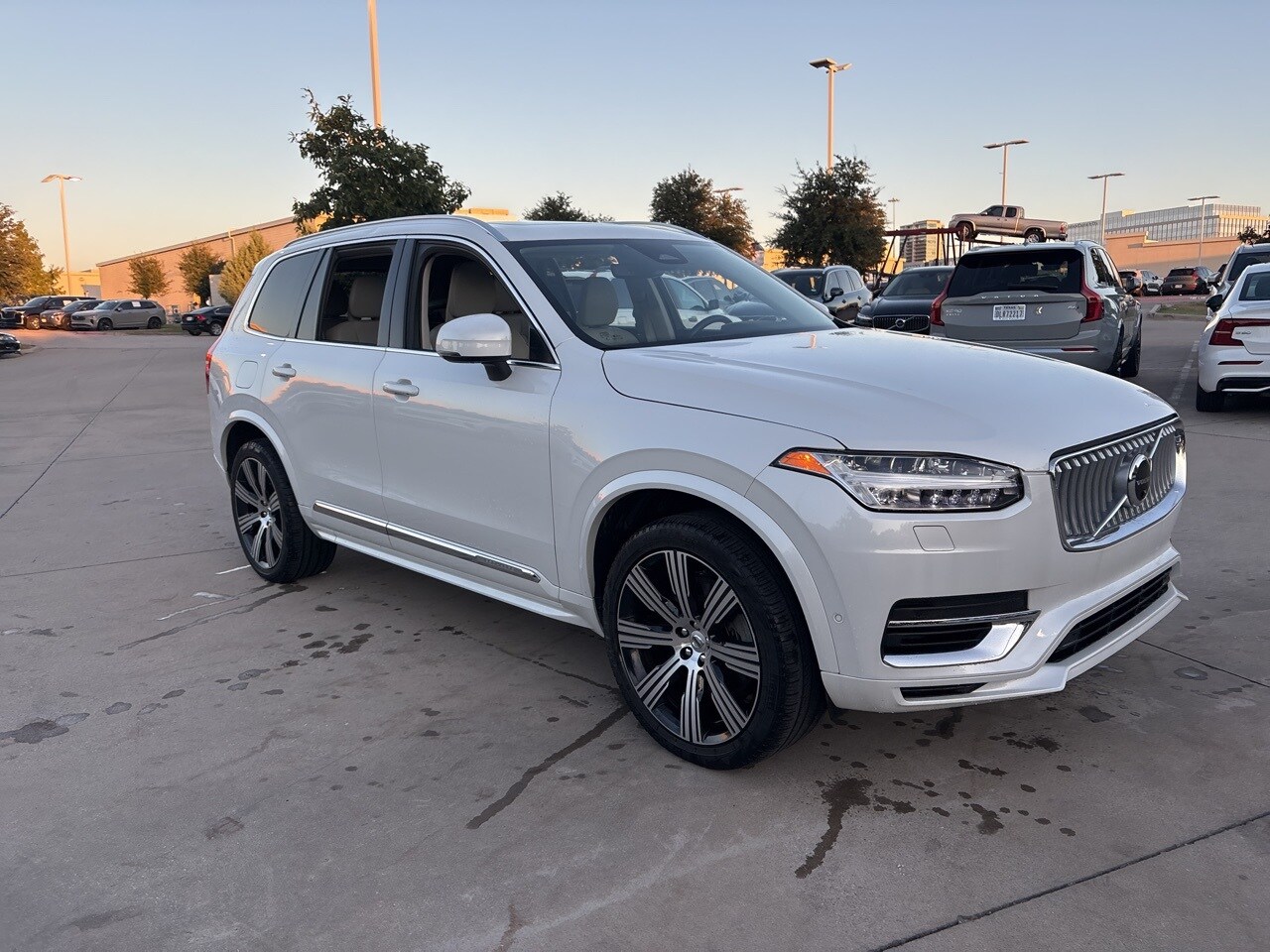 2023 Volvo XC90 Recharge T8 Plus photo 2