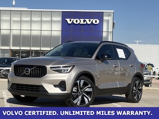 2023 Volvo XC40 B5 Plus Dark Theme SUV