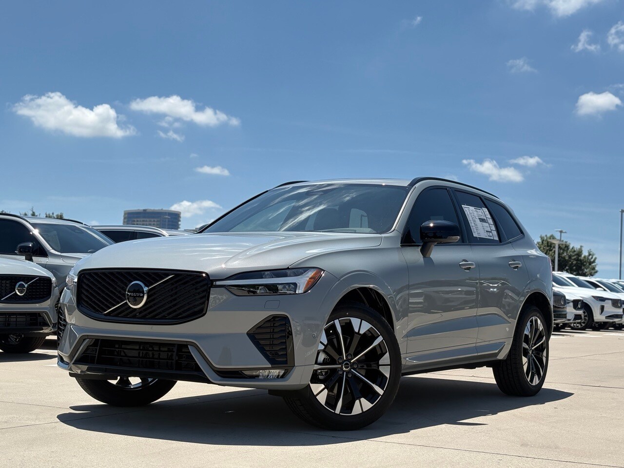 2026 Volvo XC60 B5 Plus photo 2