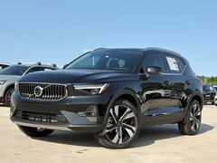 2025 Volvo XC40