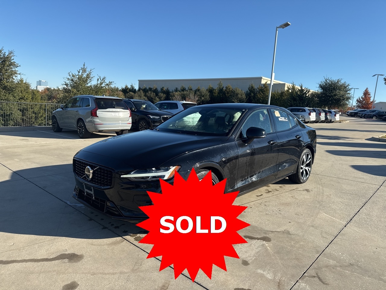 2024 Volvo S60 Core's photo