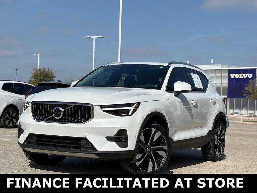 Certified 2025 Volvo XC40 B5 Plus Bright Theme SUV