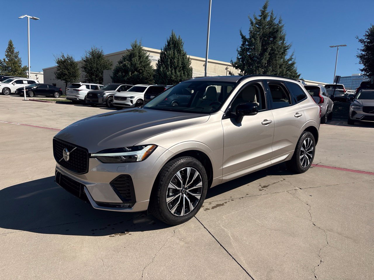 2025 Volvo XC60 B5 AWD SUV