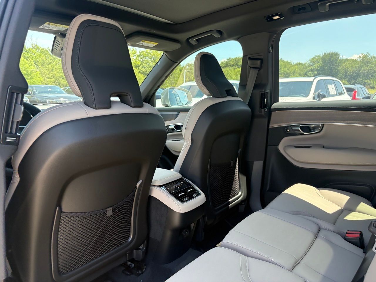 2026 Volvo XC90 Plus - Photo 22