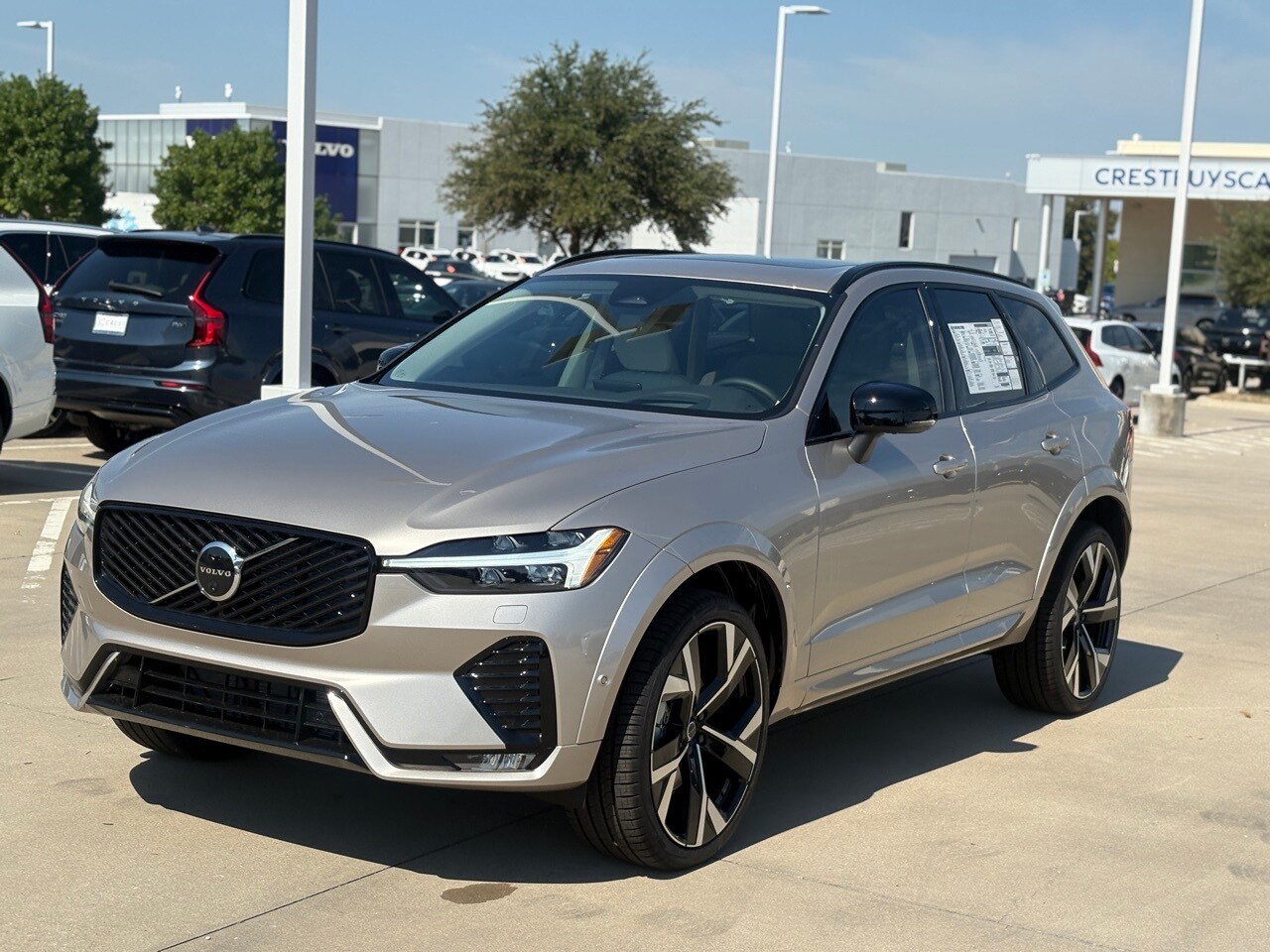 2026 Volvo XC60 B5 photo 3