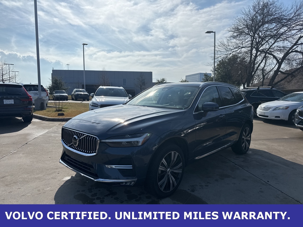 2023 Volvo XC60 Plus's photo