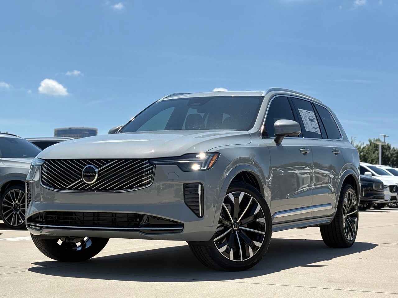 2026 Volvo XC90 Plus photo 2