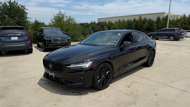 2024 Volvo S60 B5 Plus Black Edition's photo