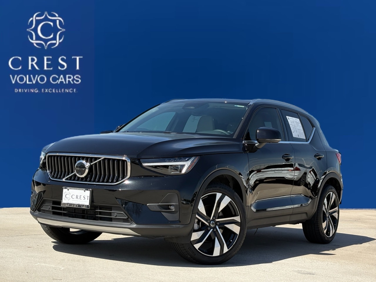 2024 Volvo XC40 B5 Ultimate Bright Theme AWD