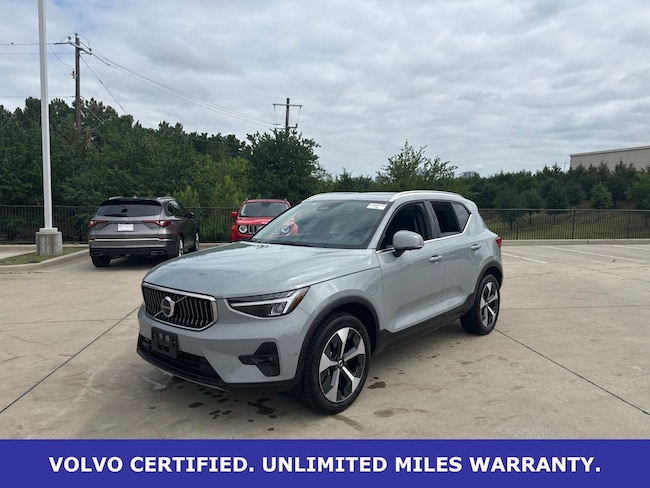 2025 Volvo XC40 B5 Plus Bright Theme SUV