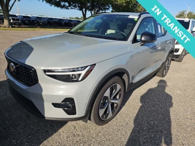 2026 Volvo XC40 B5 Plus Dark AWD's photo