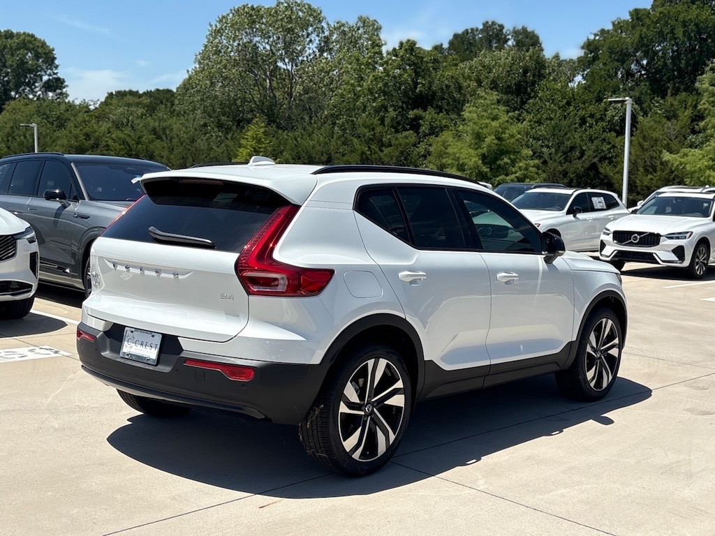 New 2026 Volvo XC40 B4 Plus SUV