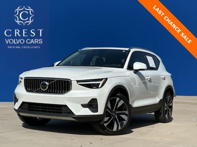 2025 Volvo XC40 B5 Plus Bright Theme SUV