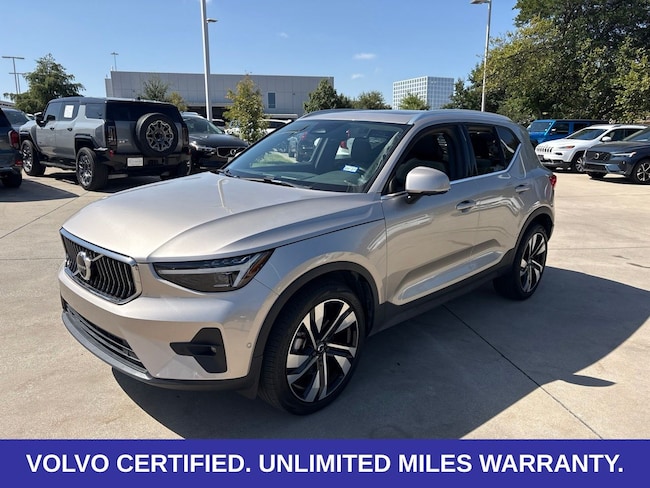 2024 Volvo XC40 B5 Plus Bright Theme SUV