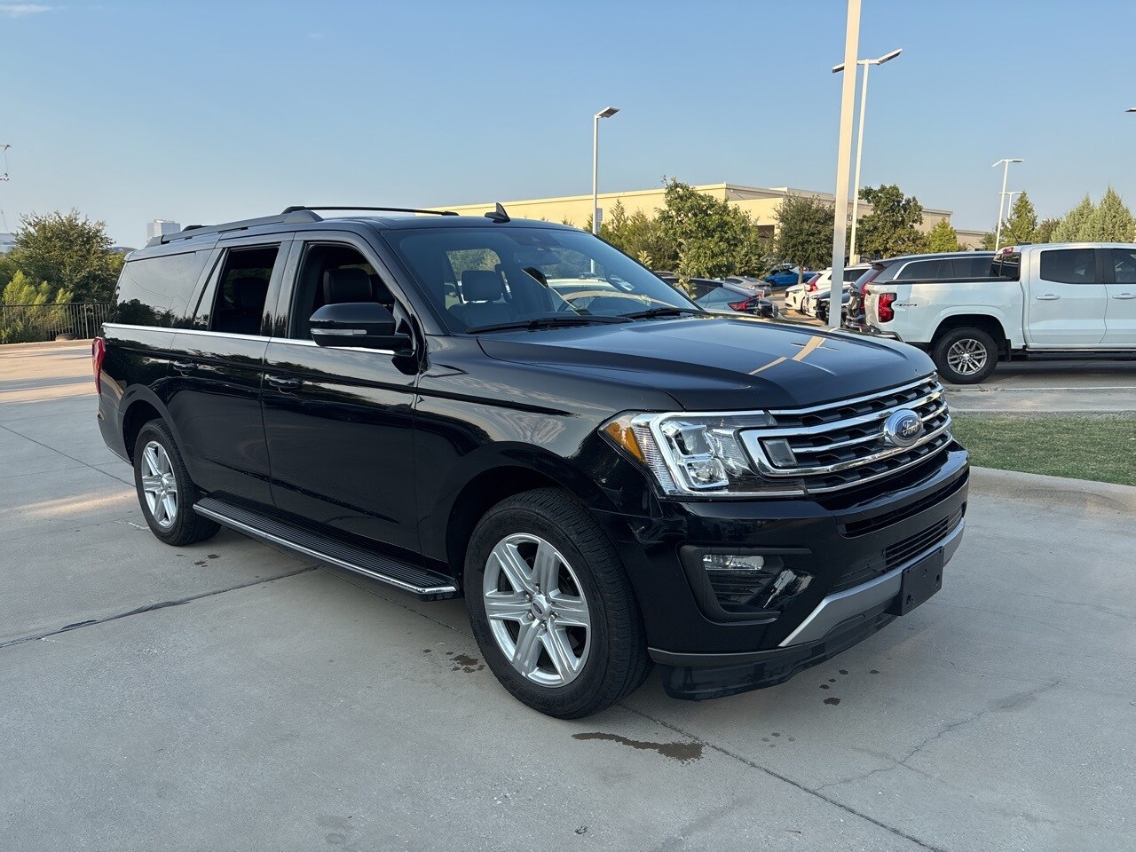 2020 Ford Expedition MAX XLT photo 2