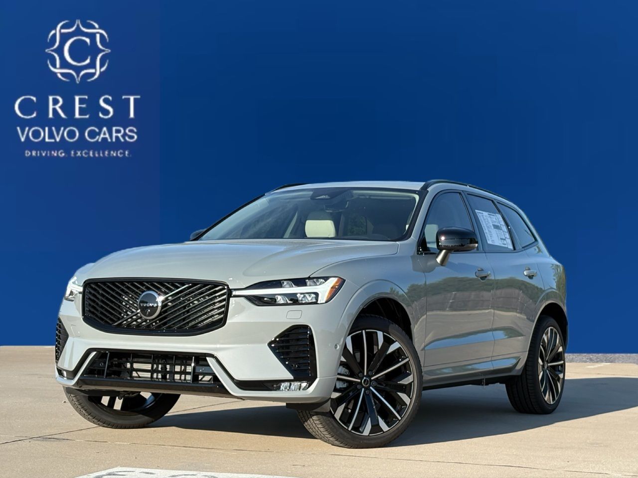 2026 Volvo XC60 B5 Ultra Dark AWD's photo