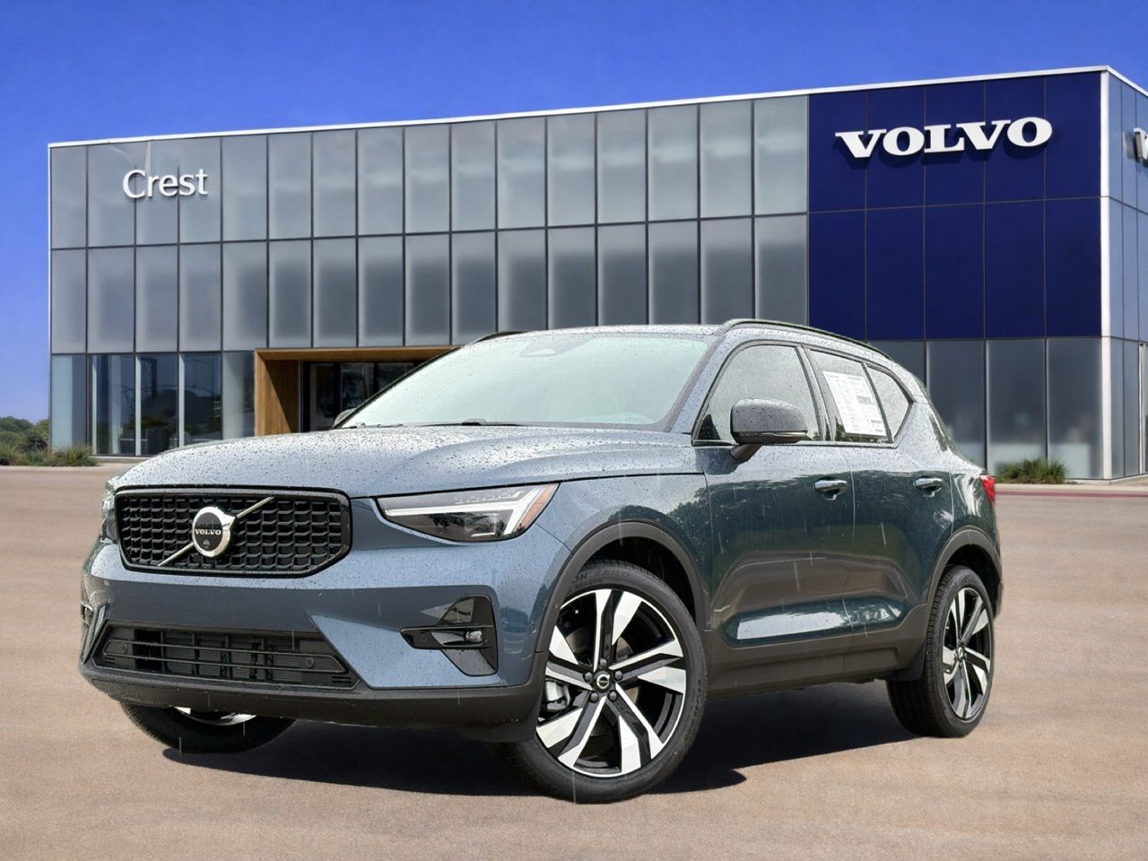 2026 Volvo XC40 B5 Ultra Dark AWD's photo