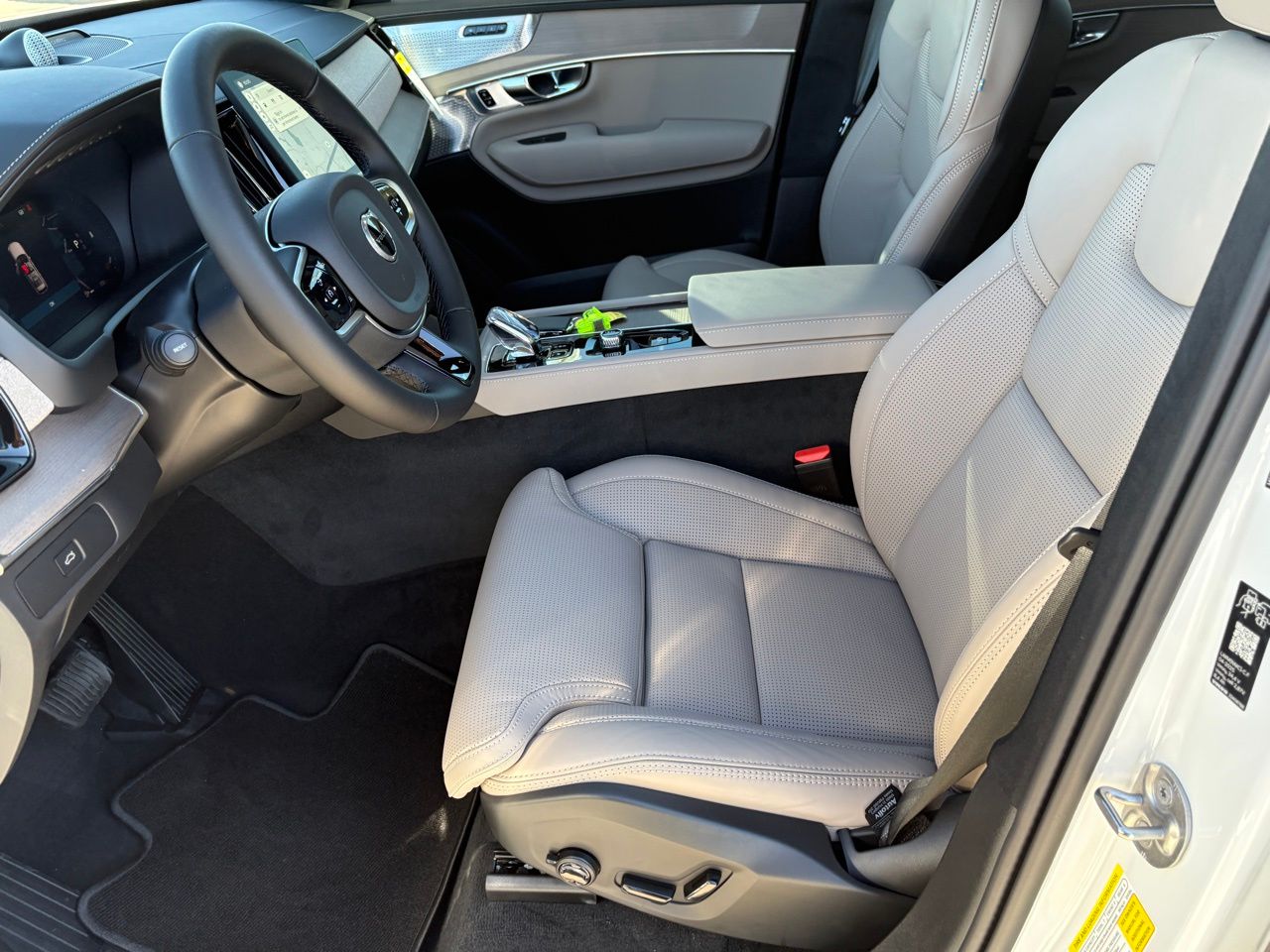 2026 Volvo XC90 Ultra - Photo 19