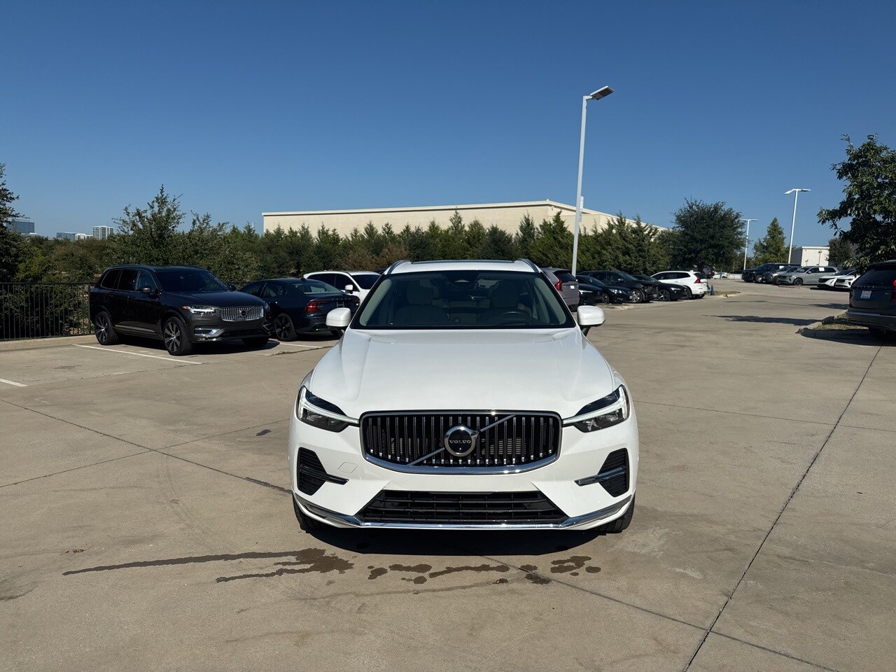 2022 Volvo XC60 Inscription photo 2