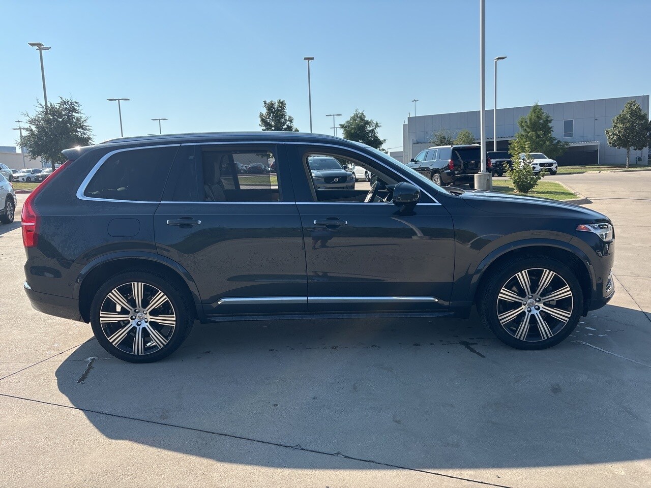 2022 Volvo XC90 T6 Inscription photo 3