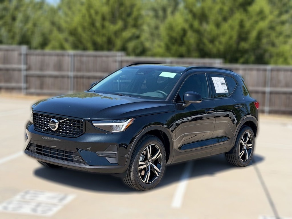 New 2026 Volvo XC40 B5 Core SUV