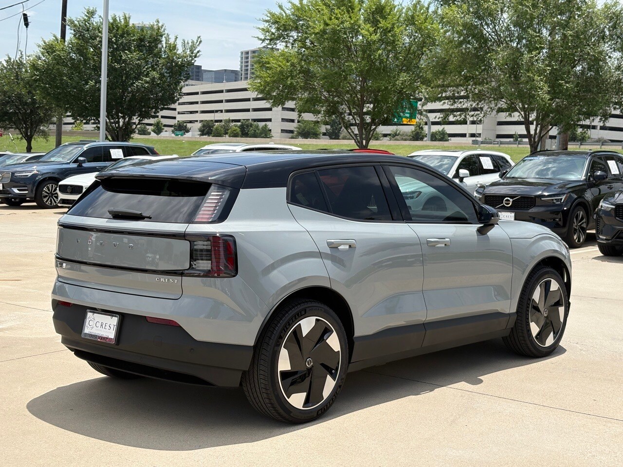 2025 Volvo EX30 Plus photo 2